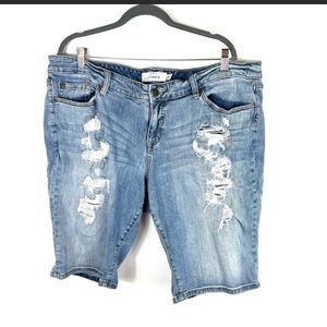 Torrid Distressed Boyfriend Shorts size 22